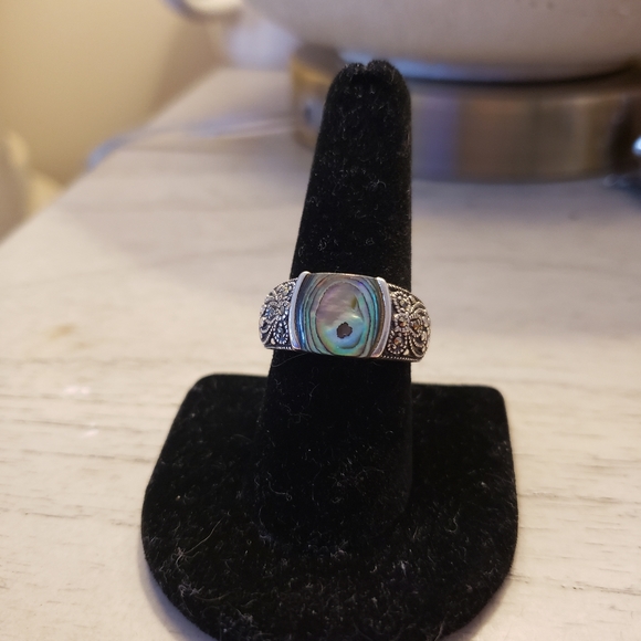 Ring - Picture 2 of 3